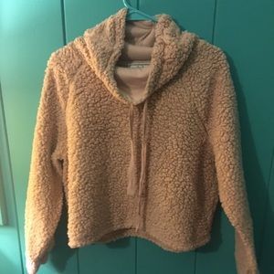 Soft comfy polyester cowl neck crop!